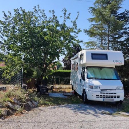 Charmant Camping-Car A La Campagne Labessiere-Candeil Kültér fotó