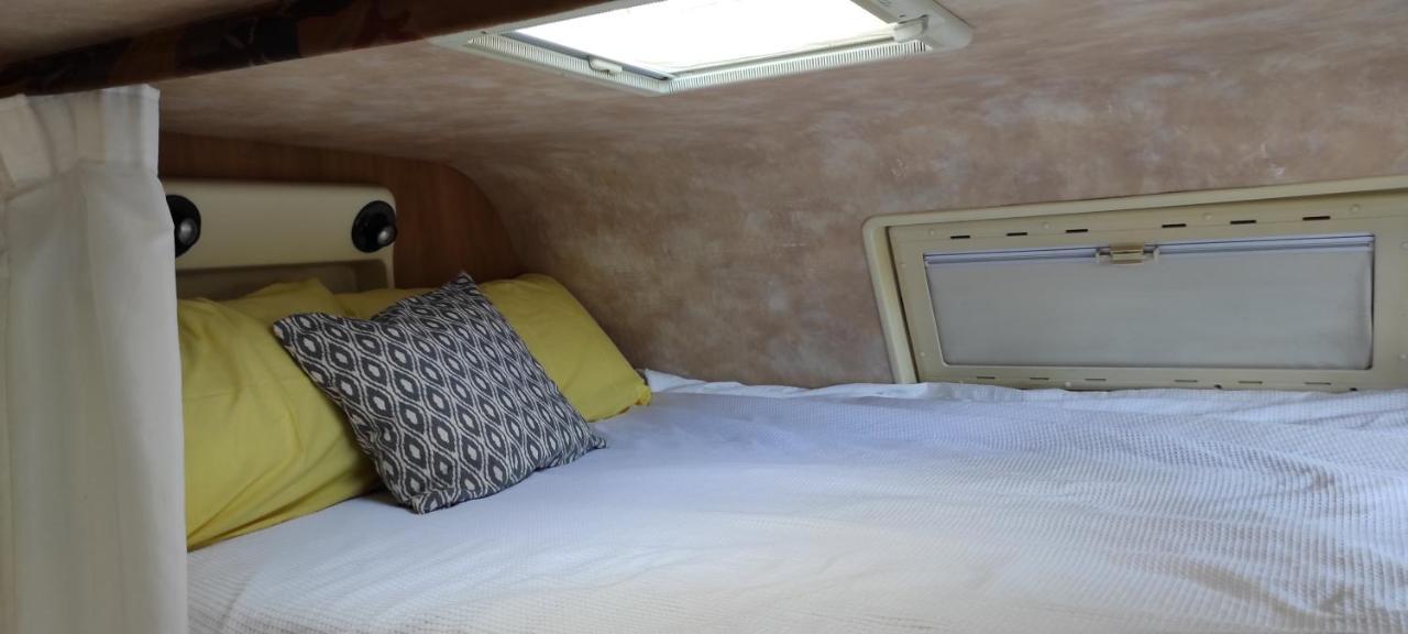 Charmant Camping-Car A La Campagne Labessiere-Candeil Kültér fotó